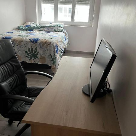 Appartement Pres De La Defense Nanterre Bagian luar foto