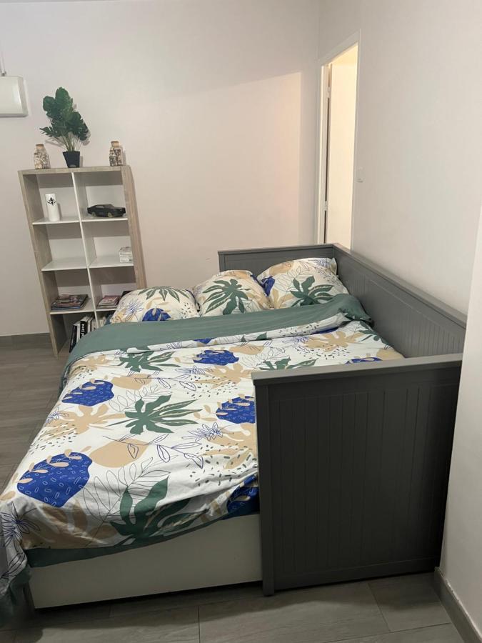 Appartement Pres De La Defense Nanterre Bagian luar foto