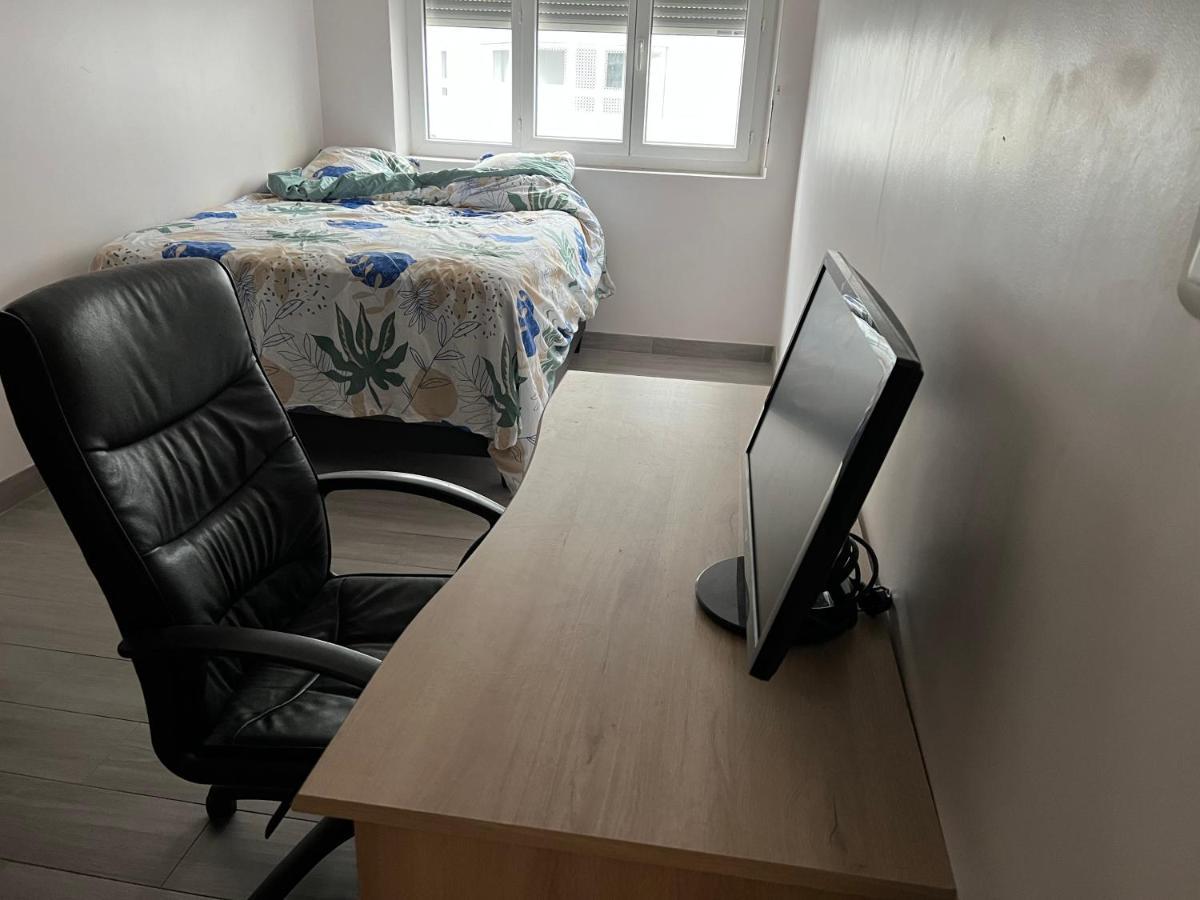 Appartement Pres De La Defense Nanterre Bagian luar foto